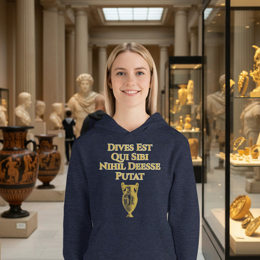 woman wearing dives est qui sibi hoodie